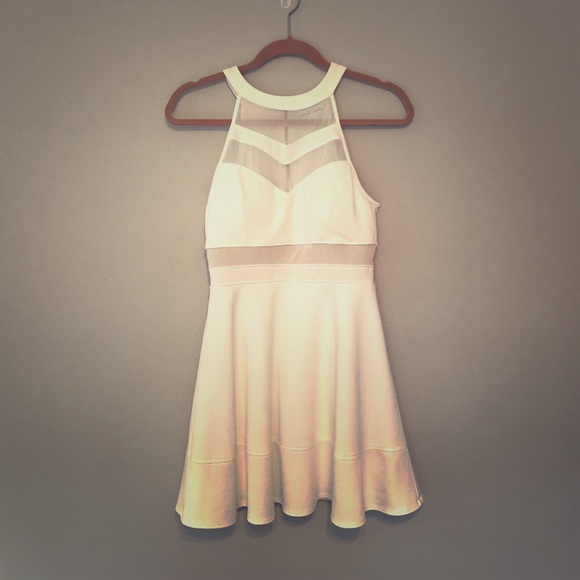 White dress - Picture 1 of 3